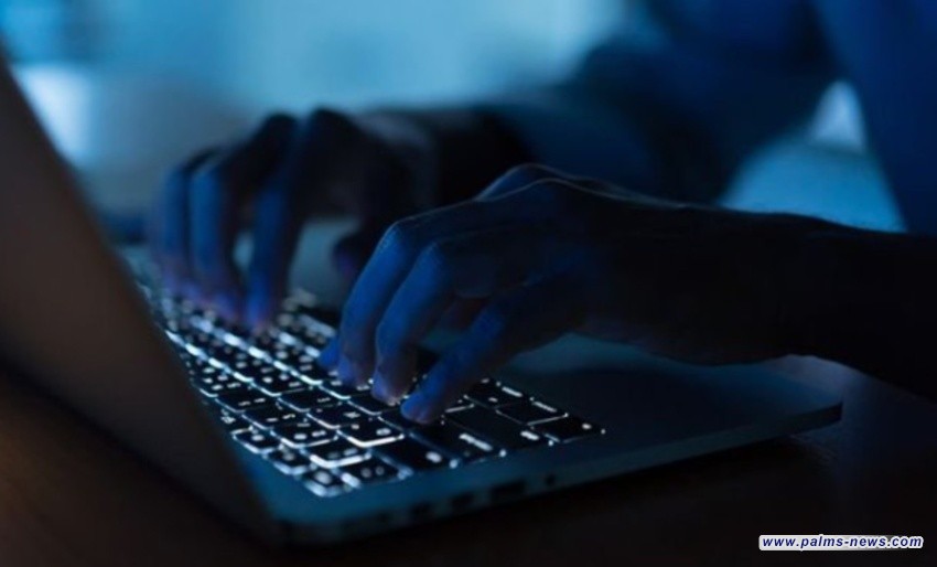 القبض على متهم بابتزاز مواطنة بعد نسخ محتويات هاتفها خلال تصليحه